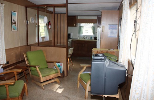 Oxford House | Efficient 1963 Vintage mobil home Camp