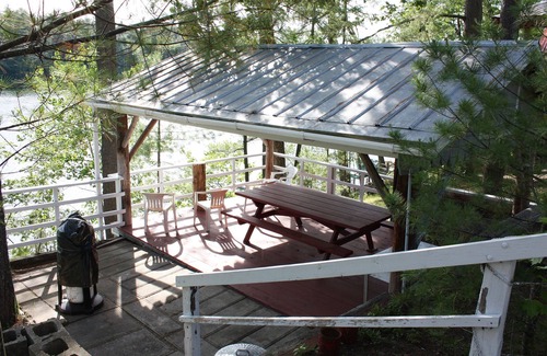 Oxford House | Efficient 1963 Vintage mobil home Camp