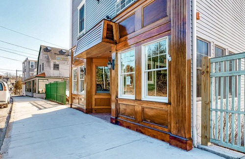 Northeast Harbor House | Efficient Getaway with Free WiFi - Close to Acadia National Park