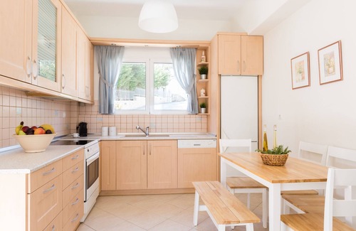 Roussospiti Villa | Effie's Cozy Villa - spectacular view & playground