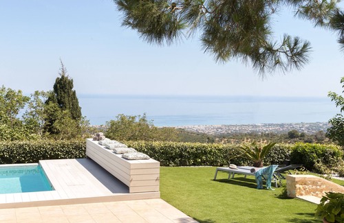 Roussospiti Villa | Effie's Cozy Villa - spectacular view & playground