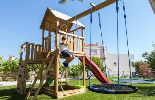 Roussospiti Villa | Effies Cozy Villa-Spectacular View and Playground