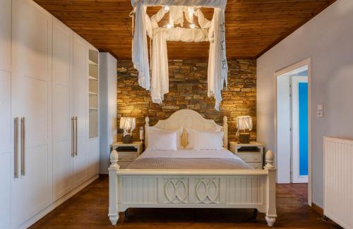 Nei Pori Villa | Efharis Beachfront Villa