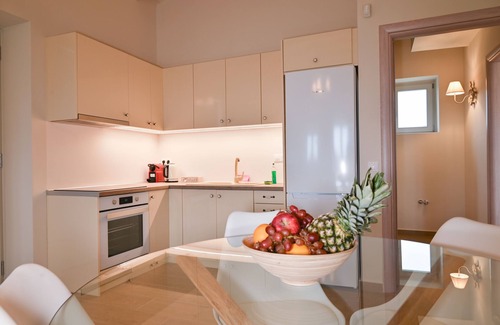 Mavrovouni House | EFMAR Exclusive Stone Residences