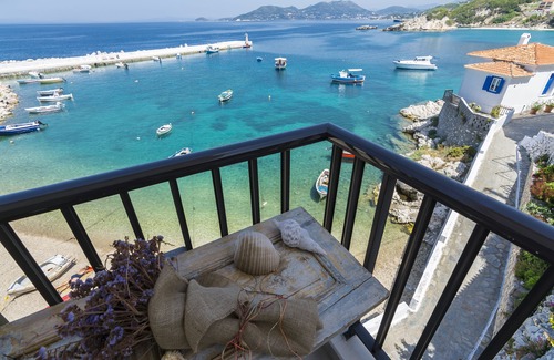 Kokkari Apartment | Eftopia Beachfront 2-bedrooms apartment