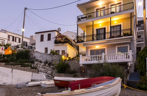 Kokkari Apartment | Eftopia Beachfront 3-bedrooms apartment