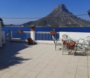 Massouri Apartment | Eftychias residence