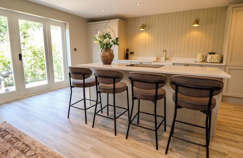 Wrinehill Cottage | EGERTON COTTAGE, pet friendly, character holiday cottage in Betley