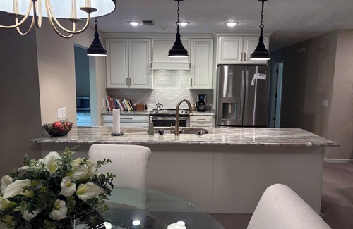 Starkville House | Egg Bowl ready and all the kitchen gadgets for preparing your Thanksgiving meal.