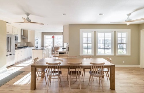 Kenwood House | [Egg Farm Ranch] Heated Pool - Water Slide - Hot Tub - Dog Friendly