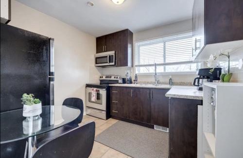 Keelesdale - Eglinton West Apartment | Eglinton West Guest Suite