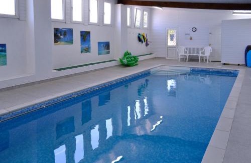 Helston House | Eglos Derry Farm Cottage - E4597