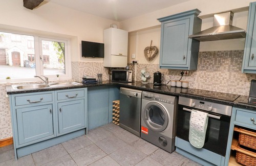 Burton Cottage | EGREMONT COTTAGE, pet friendly, country holiday cottage in Carnforth