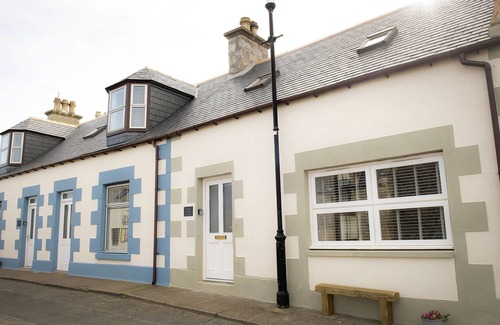 Cullen Cottage | EIDER COTTAGE, pet friendly, character holiday cottage in Cullen