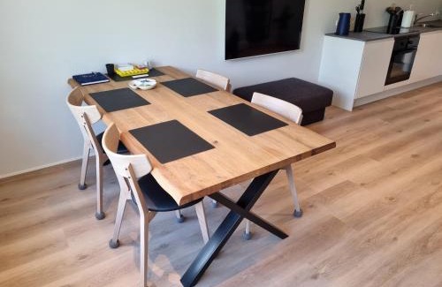 Vidareidi Apartment | Eiðsvíkslon - The Red Boathouse by the Sea