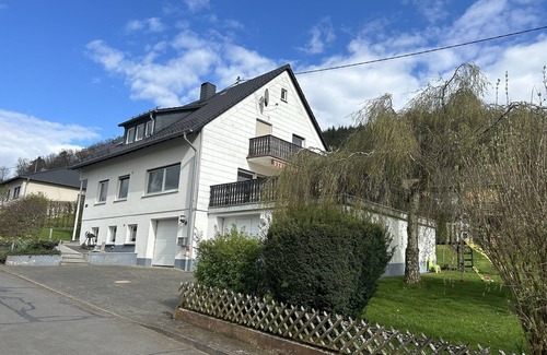 Oberstadtfeld Apartment | Eifel Ferienwohnung Thiel mit Balkon, Haustiere Erlaubt