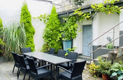 Metternich House | Eifel-house Ferienhaus mit 3 Schlafzimmern Nähe Phantasialand Köln Bonn Therme