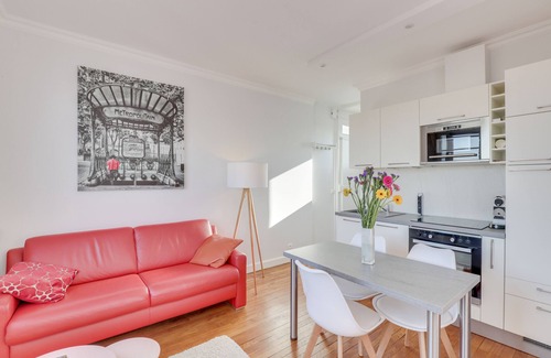 Quartier de l'Ecole-Militaire Apartment | Eiffel Tower view + terrace Saint Germain des Pres