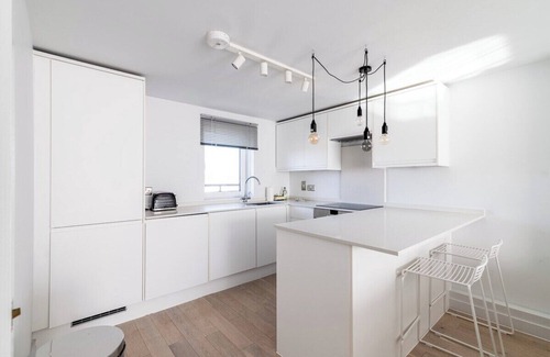 Churchill Apartment | Eighth Floor 2-Bed, 2-Bath Apt