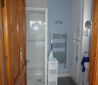 Menai Bridge Bed & Breakfast | Eildon