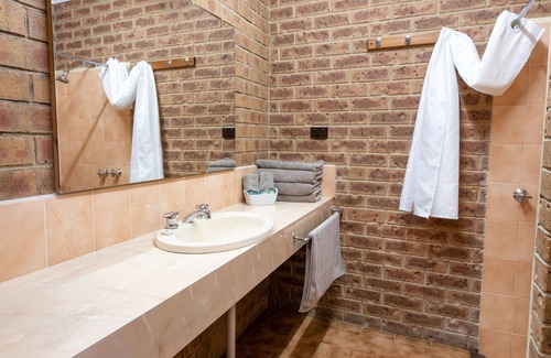 Eildon Hotel | Eildon Parkview Motor Inn. Room 2