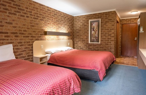 Eildon Hotel | Eildon Parkview Motor Inn. Room 7