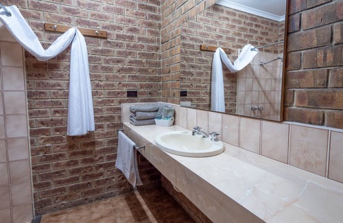 Eildon Hotel | Eildon Parkview Motor Inn. Room 5