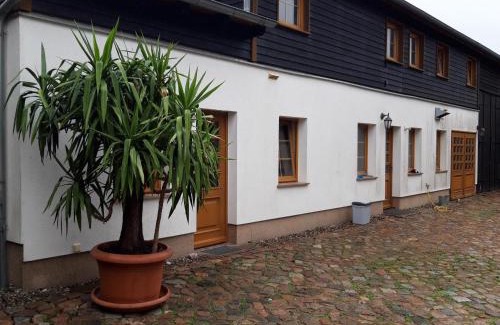 Schonfeld Apartment | Ein Bett im Kornfeld - Haus Morgensonne - mit Innenpool