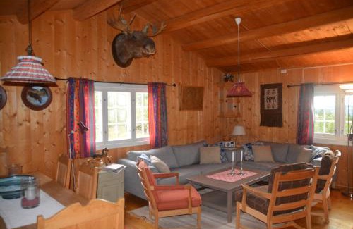 Svingvoll House | Einkjerrbu cabin by Norgesbooking -