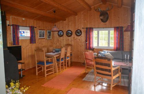 Svingvoll House | Einkjerrbu cabin by Norgesbooking -