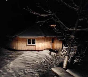 Sundlauenen House | Einzigartige Holzhütte Mit Bergpanorama