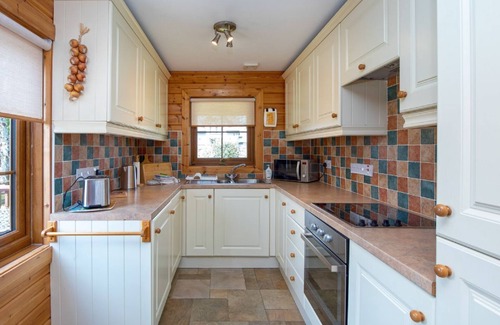 Menai Bridge Cottage | Eirianfa - a scandinavian lodge that sleeps 6 guests in 3 bedrooms