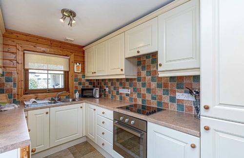 Menai Bridge Cottage | Eirianfa - a scandinavian lodge that sleeps 6 guests in 3 bedrooms
