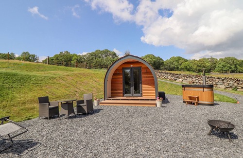 Llanelltyd Cottage | EIRLYS, pet friendly, character holiday cottage in Dolgellau