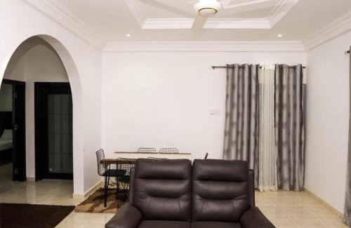 West Coast Division House | EJ Apartments