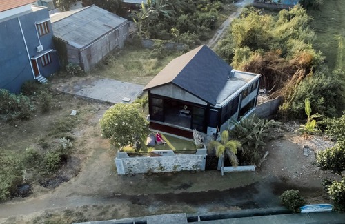 Banyuasri Villa | EJ House