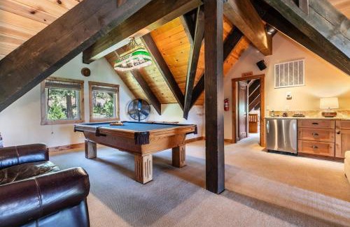 Lake Forest House | EJ's Point Walk to Beach