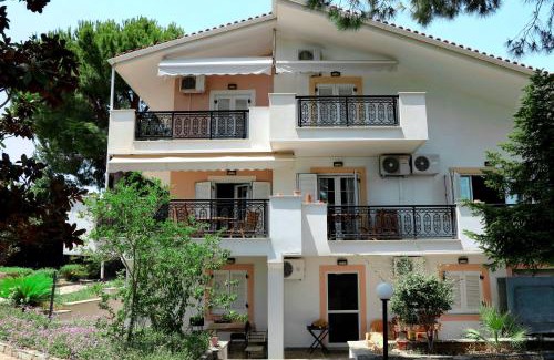 Nikaia-Agios Ioannis Rentis House | Ekatis Seacoast Nest