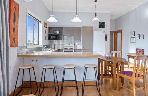 Bell Block House | Ekhaya – New Plymouth Holiday Home