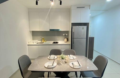 Taman Mutiara Apartment | EkoCheras Deluxe Suite 3mins to MRT Station