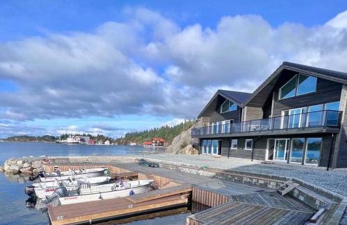 Selbjorn House | Eksklusiv Rorbu - Havblikk 1 - Båtutleie