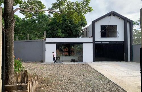 Turbo House | EL ABRAZO