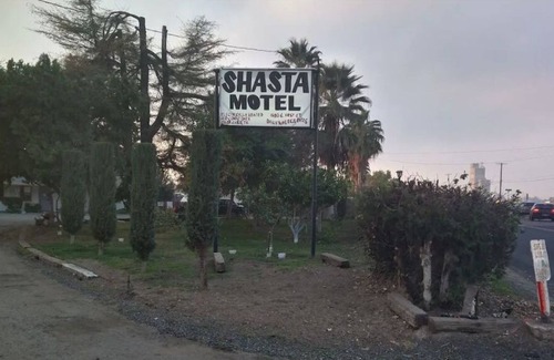 Turlock Cabin | El Amigo Motel in Turlock, Ca