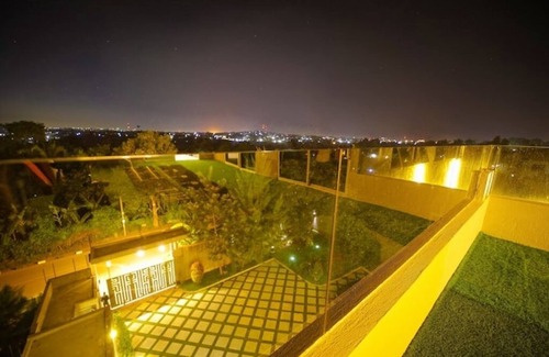 Entebbe Apartment | El Amo Lakeview villa