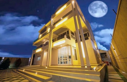 Entebbe Apartment | El Amo Lakeview Villa