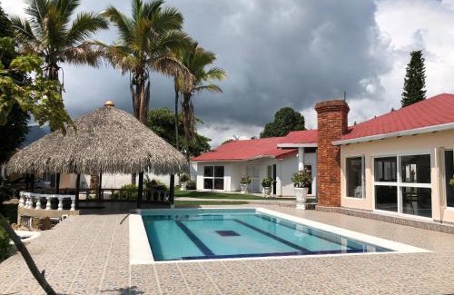 Fusagasuga Villa | El Bongo de Chinauta