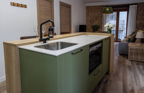 Barrio del Carmen Apartment | El Carmen, Valencia, 2nd floor with elevator, new apartment.