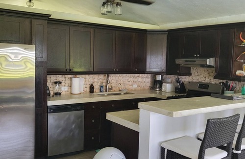 Esperanza House | El Cerro: Main House and Pool House on 30 acres