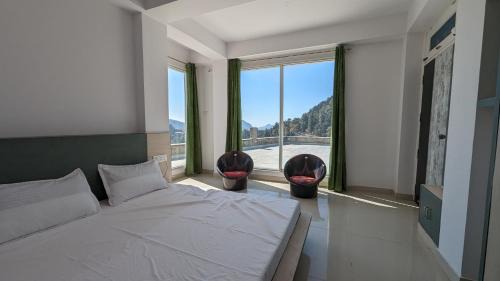 Shimla Bed & Breakfast | El Cielo, B&B