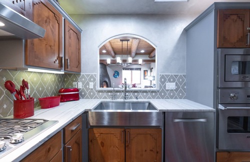 Downtown Santa Fe House | El Corazon - Walking Distance to the Plaza